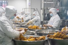 这和公共遍及认知中“带包拆、颠末预加工的食